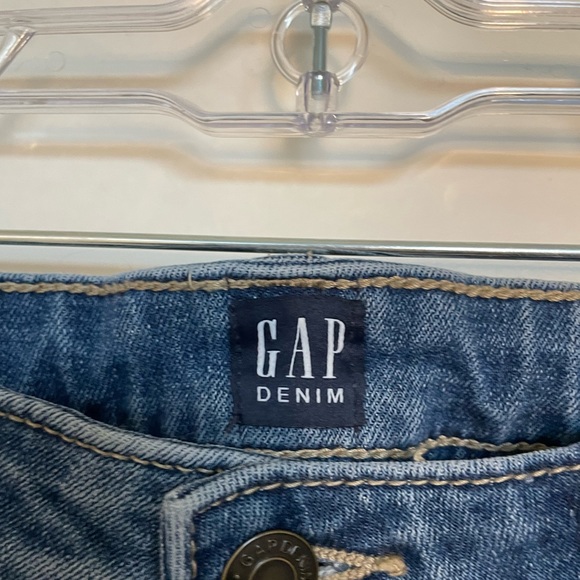 Gap Medium Wash Denim Shorts - Picture 4 of 4